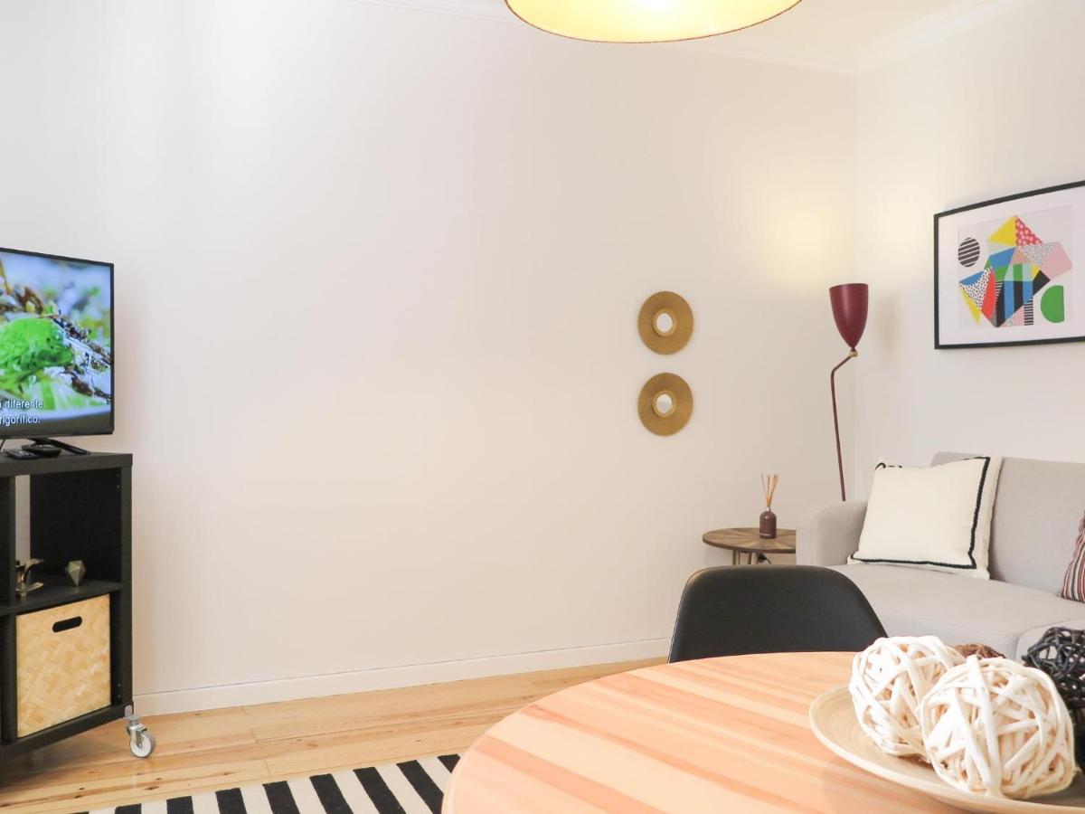Historic Alfama Apt With Modern Style Лиссабон Экстерьер фото